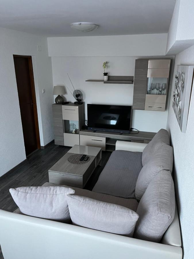 Room In Otocac Helena Exterior foto